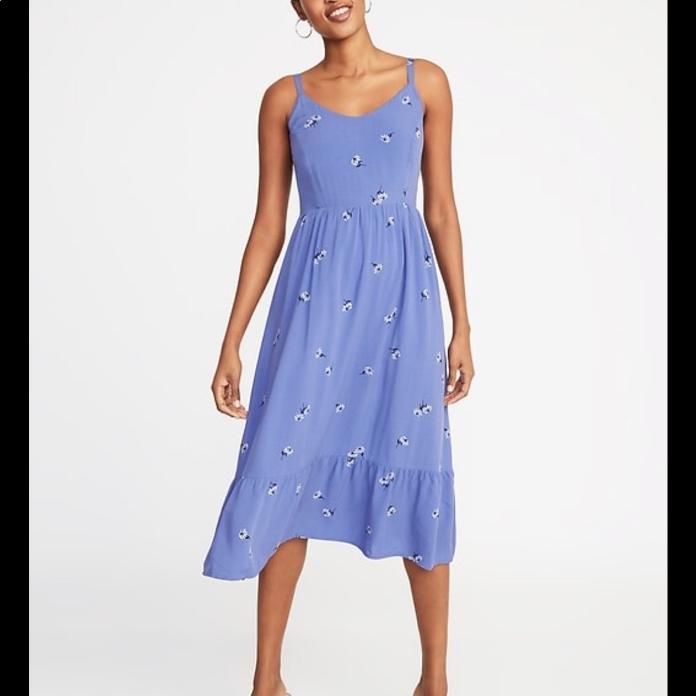 Old Navy  cami midi dress in periwinkle. XS 
NWT